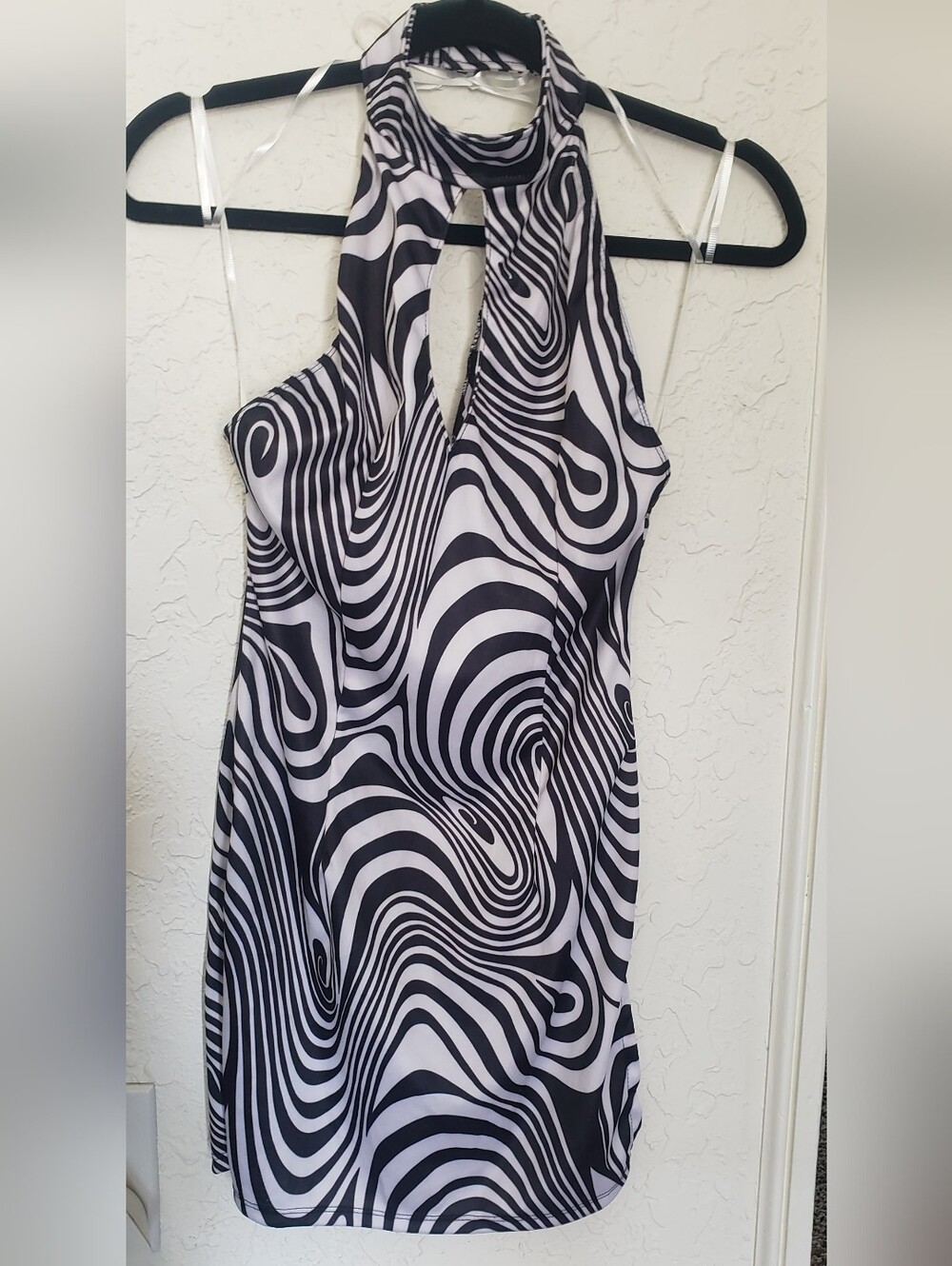 Leg Avenue Black and White One-Shoulder Swirl Dress